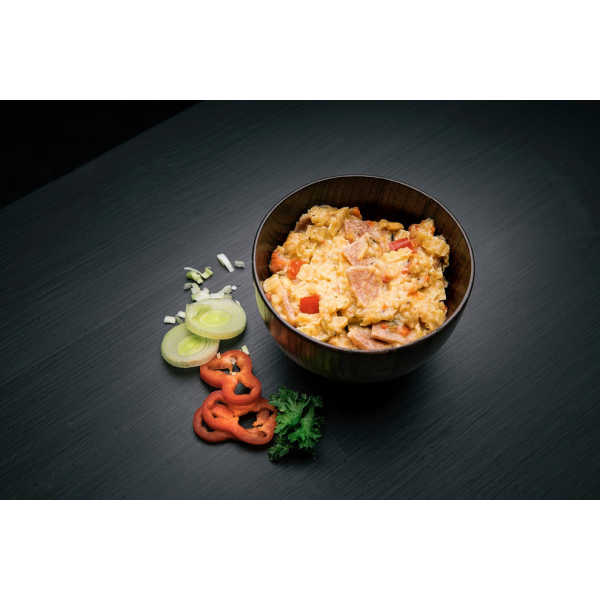 Cremige Pasta mit Schweinefleisch und Kräutern - 697 kcal - Real Field Meal