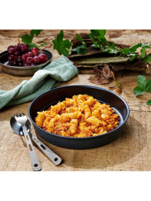 Pasta mit Hühner-Bolognese und Käse – Nassgericht – Trek’n Eat