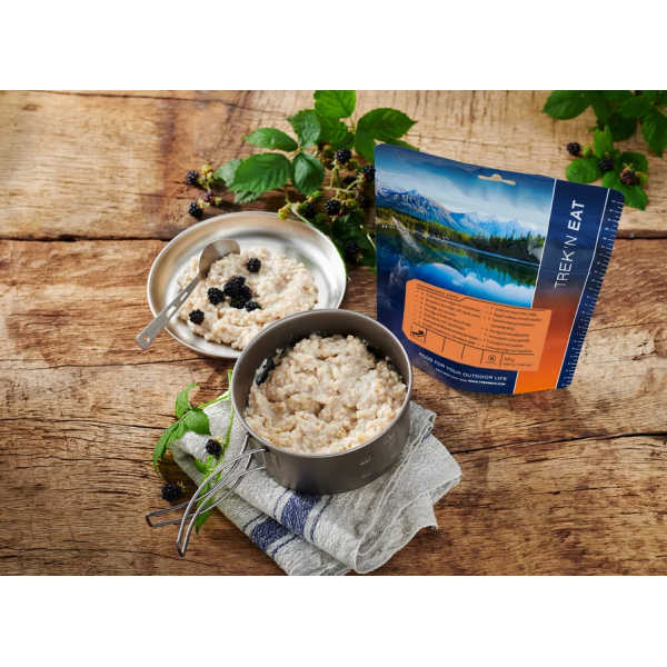 Frühstücksporridge mit Apfelstücken – 1053 kcal – Trek’n Eat