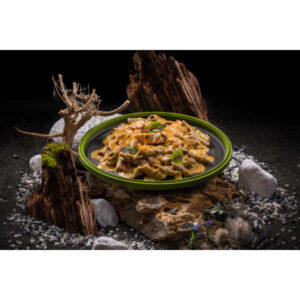 Grillenprotein-Penne mit Hähnchen in kreolischer Rahmsauce - Adventure Menu